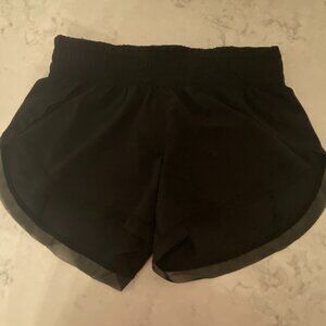 Lululemon Size 4 Short Runner Shorts